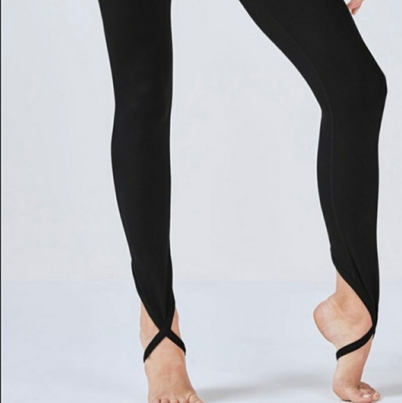 Fabletics Pants - Fabletic High-waisted Statement Powerhold Capri